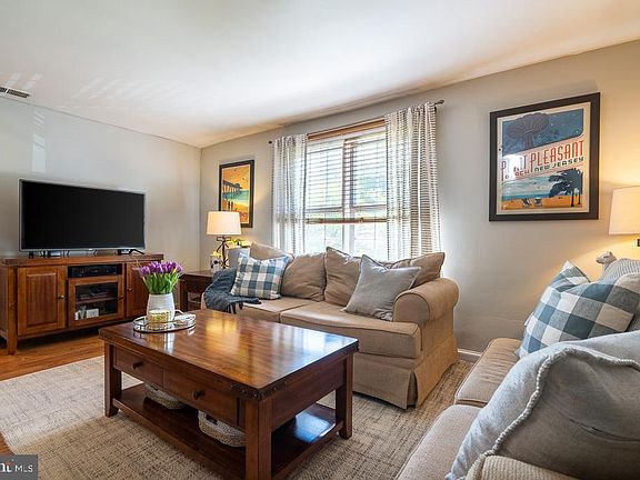 2nd image of 818 S Arlington Mill Dr #4302