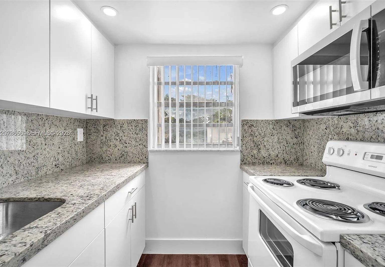 South Winds Condo — Photo 4