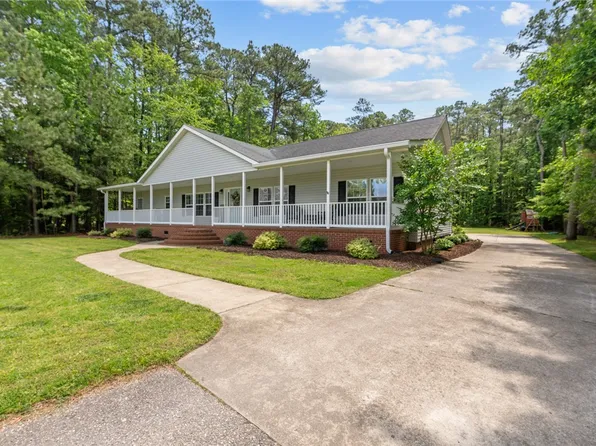 108 Hodges Cove Rd, Yorktown, VA 23692