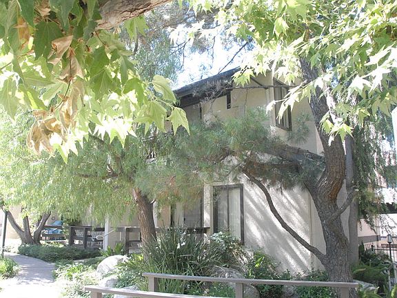 2nd image of 5711 Owensmouth Ave Unit 123
