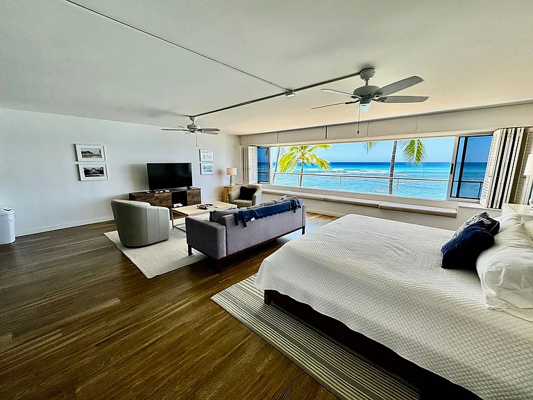 2895 Kalakaua Ave #302 — Photo 4