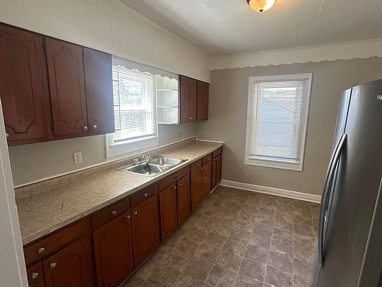1122 King Ave — Photo 5