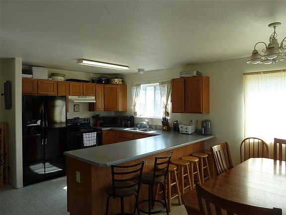2nd image of 919 Golden West Dr