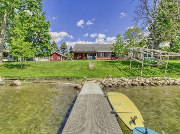 290 Shorewood Dr, Detroit Lakes, MN 56501