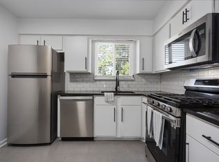 Fox Run Apartments, Overland Park, KS 66214