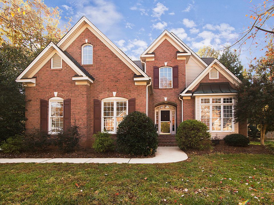 1st image of 268 Castles Gate Dr