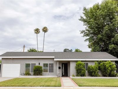 19613 Blythe St, Reseda, CA, 91335