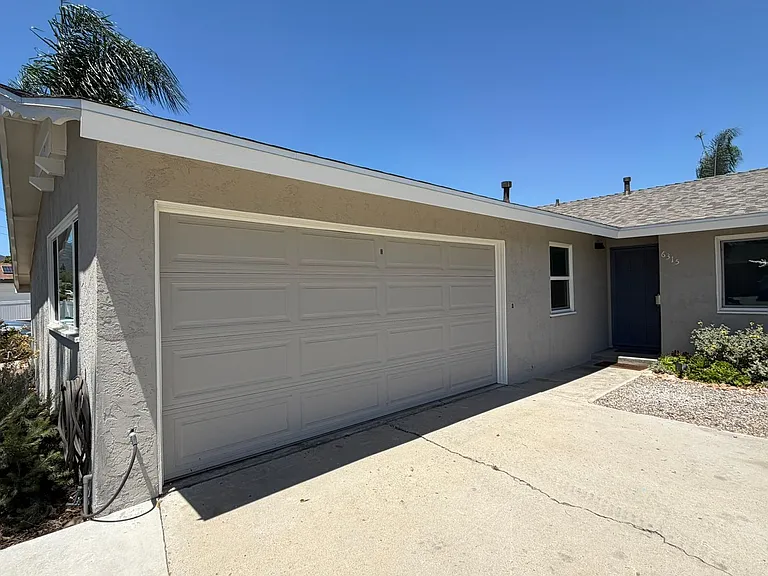 6315 Lake Arago Ave — Photo 3