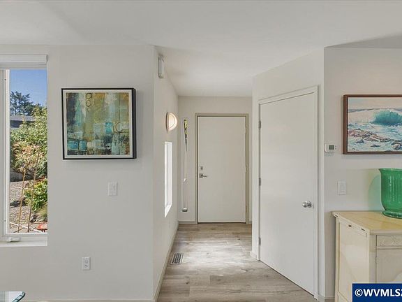 4th image of 9180 Keys Ave
