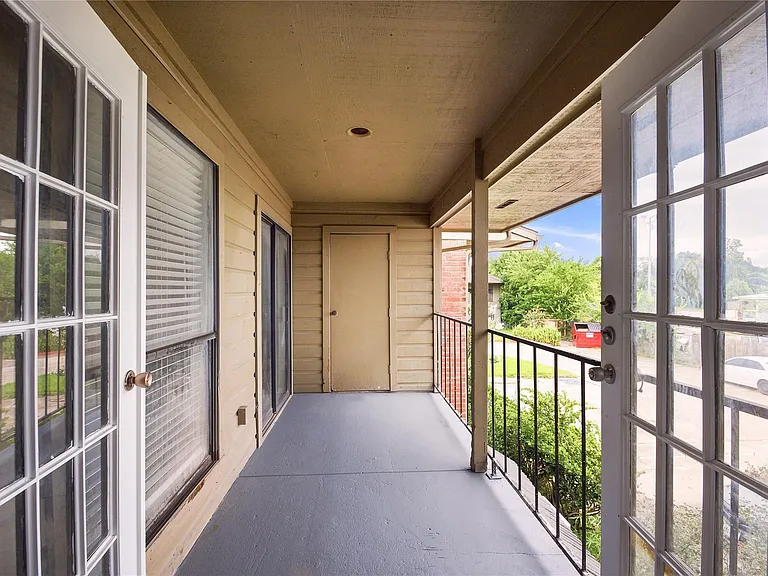 8918 Bissonnet St #112 — Photo 23