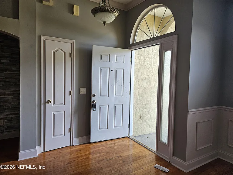 2338 Cool Springs Dr N — Photo 5