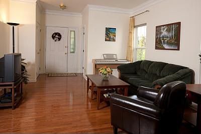 3rd image of 375 Hamilton Dr