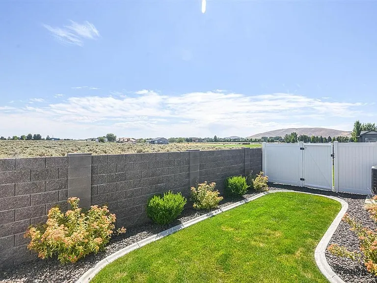 2730 Friesian Ct — Photo 26