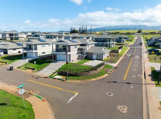 14 Mulehu St, Makawao, HI 96768