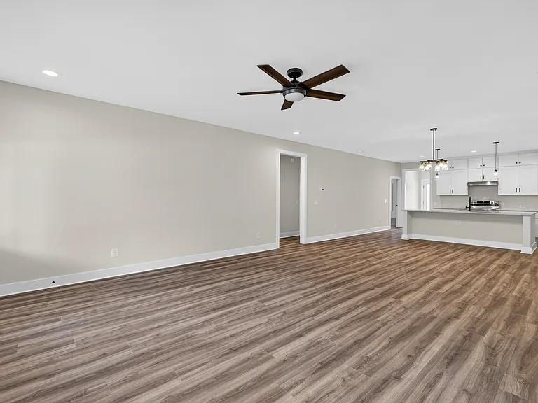 106 Lee Dr — Photo 10
