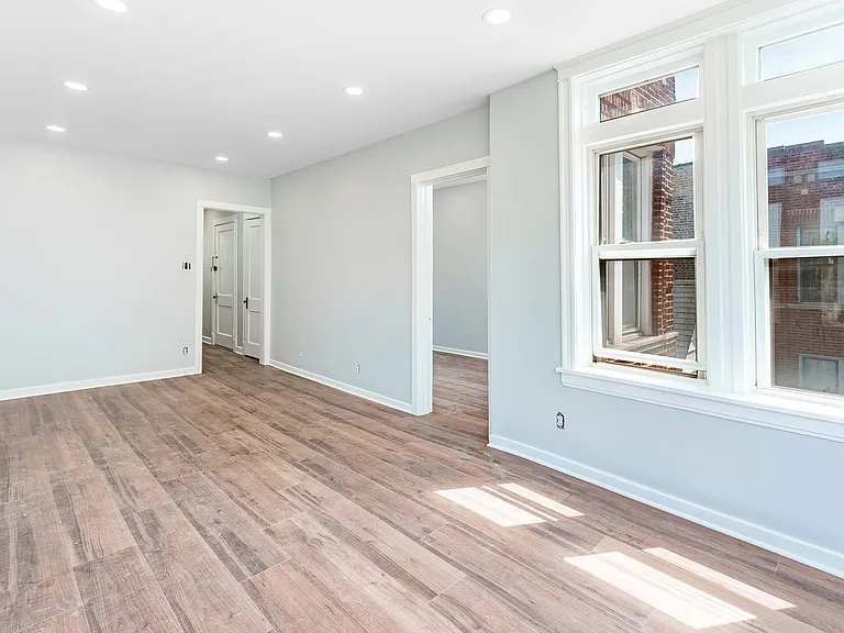 3720 W Eddy St #3 — Photo 3