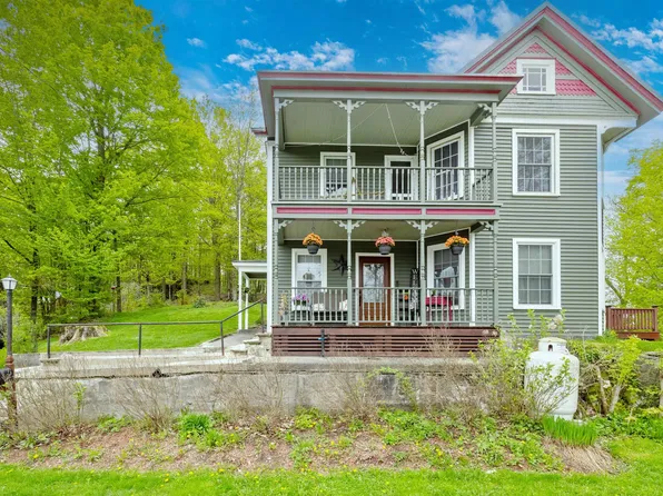 49 School Street, Richford, VT 05476