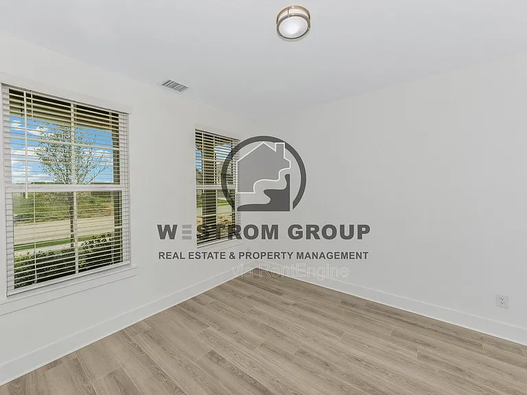 17229 Oxborough Dr — Photo 29