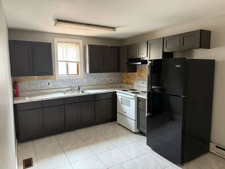33 Korman Rd — Photo 2