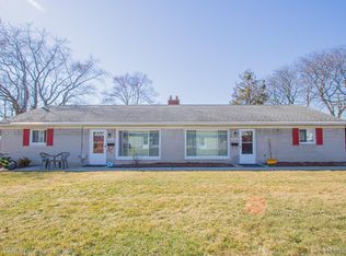 16550 Petrie St, Roseville, MI 48066