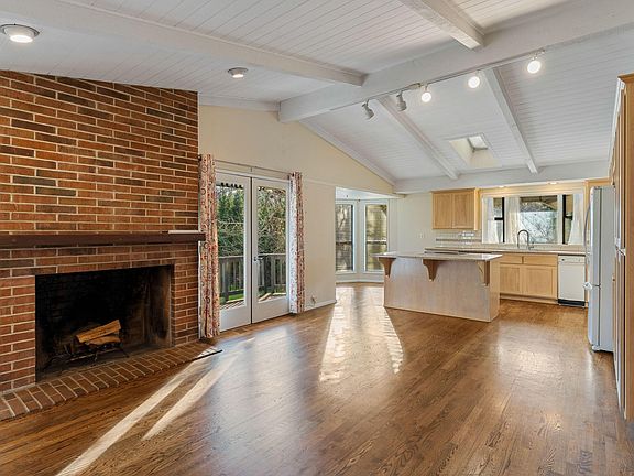 2nd image of 949 Wards Creek Rd