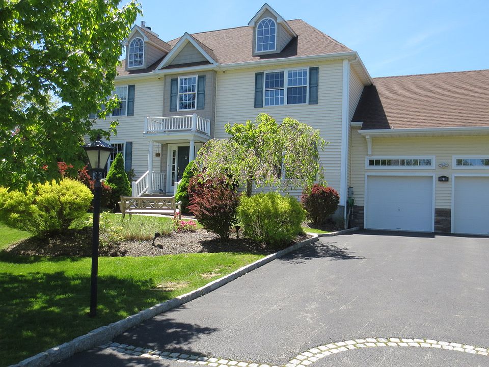 1st image of 1 Brianna Ln
