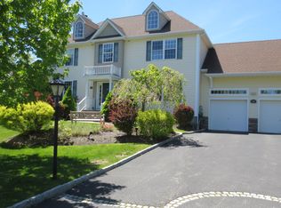 1 Brianna Ln, Yorktown Heights, NY 10598