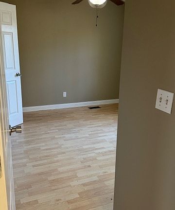 4th image of 104-106 Parks St #602