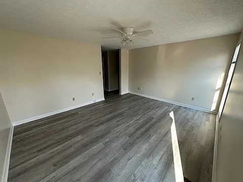 206 Pleasant Valley Rd — Photo 2