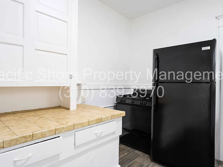 2737 15th Apartments — Photo 8