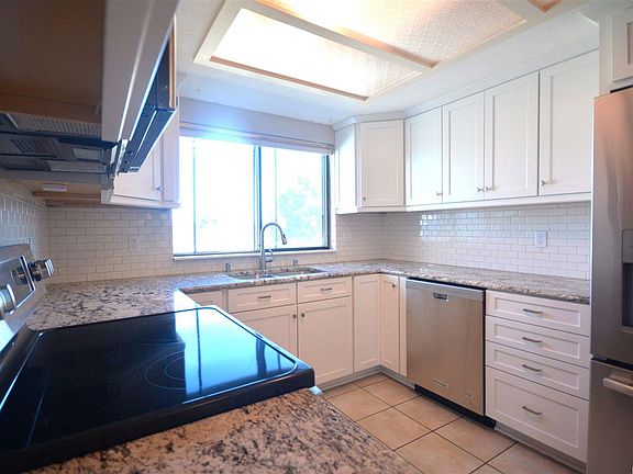 3rd image of 241 Silverwood Ct