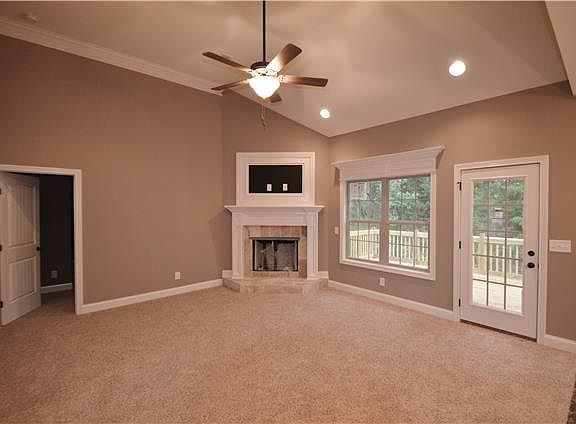 3rd image of 814 Manner Ln #15-lot 15