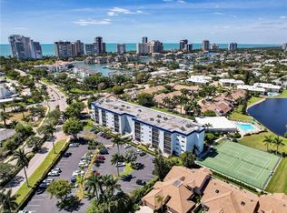 555 Park Shore Dr #B-311, Naples, FL 34103