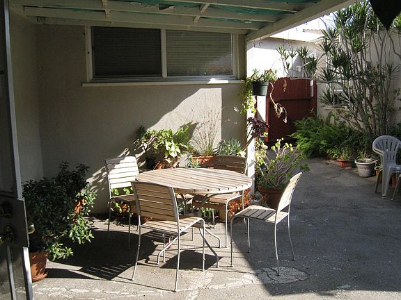 3rd image of 1215 Carlton Dr