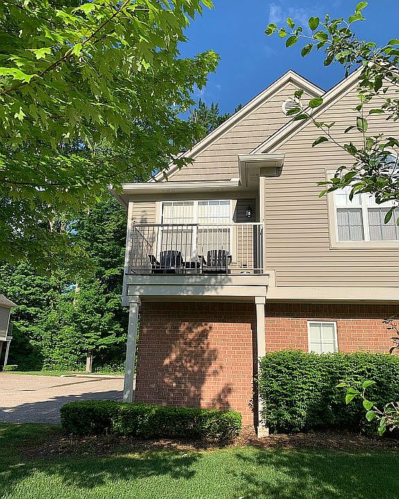 1st image of 49183 W Woods Dr