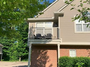 49183 W Woods Dr, Shelby Township, MI 48317
