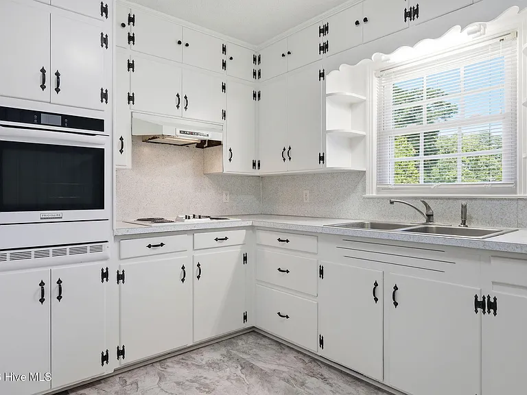 1760 John Small Ave — Photo 30