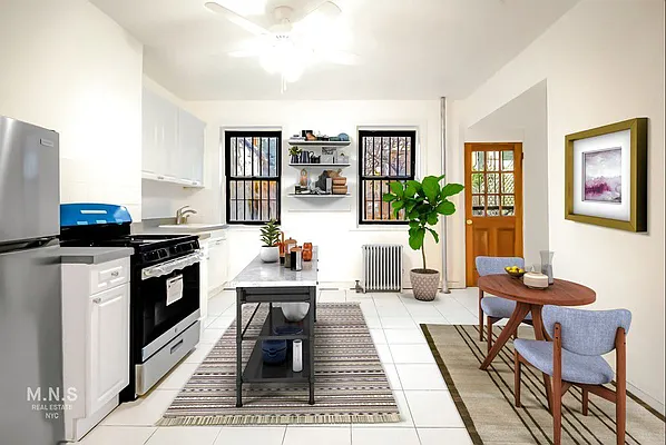 Rented by MNS | media 8