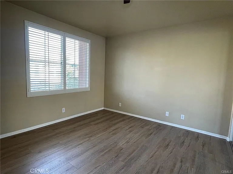 1711 Reggio Aisle — Photo 10