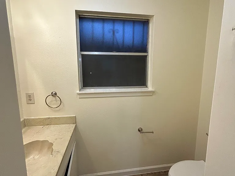 17 Ebony Ave — Photo 21