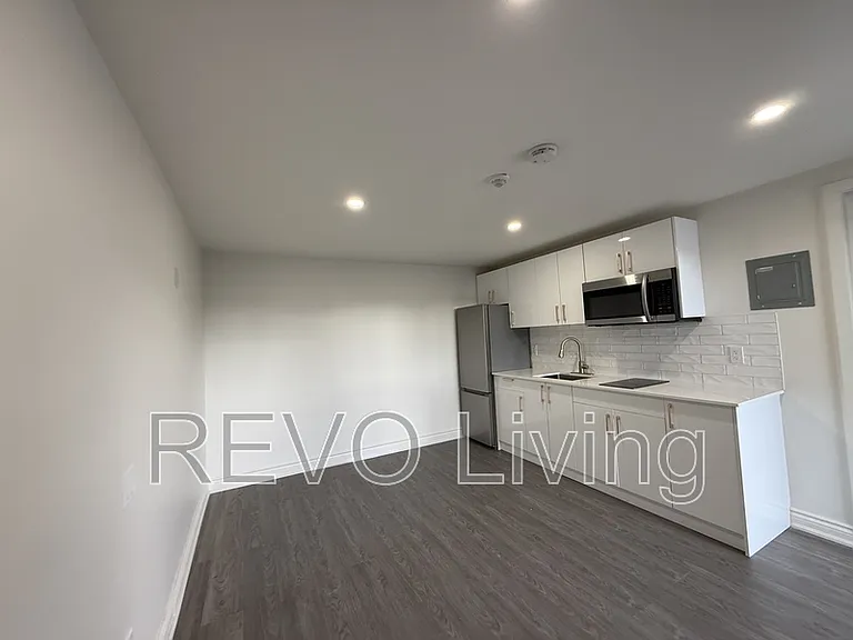 7800 Lundys Ln #204 — Photo 1