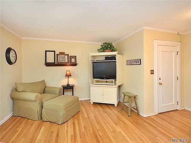 1st image of 23 Edwards St APT 1D