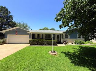 2049 S Brighton Dr, Springfield, MO 65804