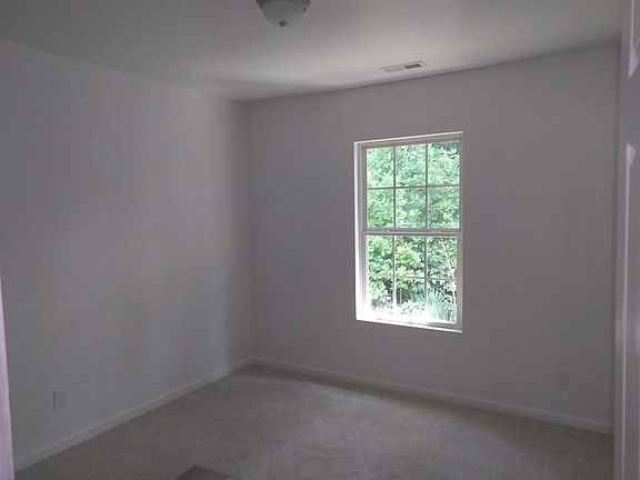 4th image of 120 Starling Dr #120A
