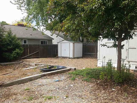 5th image of 9634 W Woodland Ln