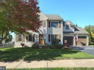 3284 Raintree Rd, York, PA 17404