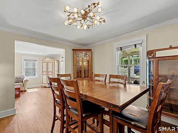 5th image of 215 Knickerbocker Avenue