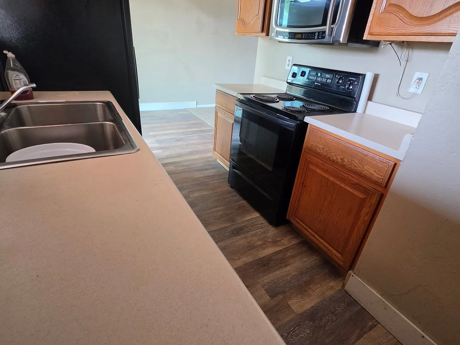 3 bed, 1.5 bath, $1,700 — Photo 4