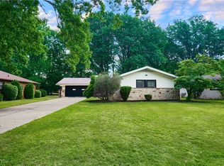 2071 Sagamore Dr, Euclid, OH 44117