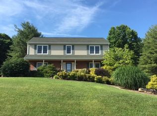 46 McIntosh Rd, Roanoke, VA 24019